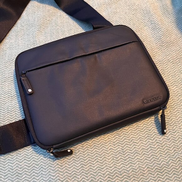 incase black ipad sling! vguc - Picture 7 of 8